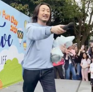 鄭中基作為家長參加幼兒園活動